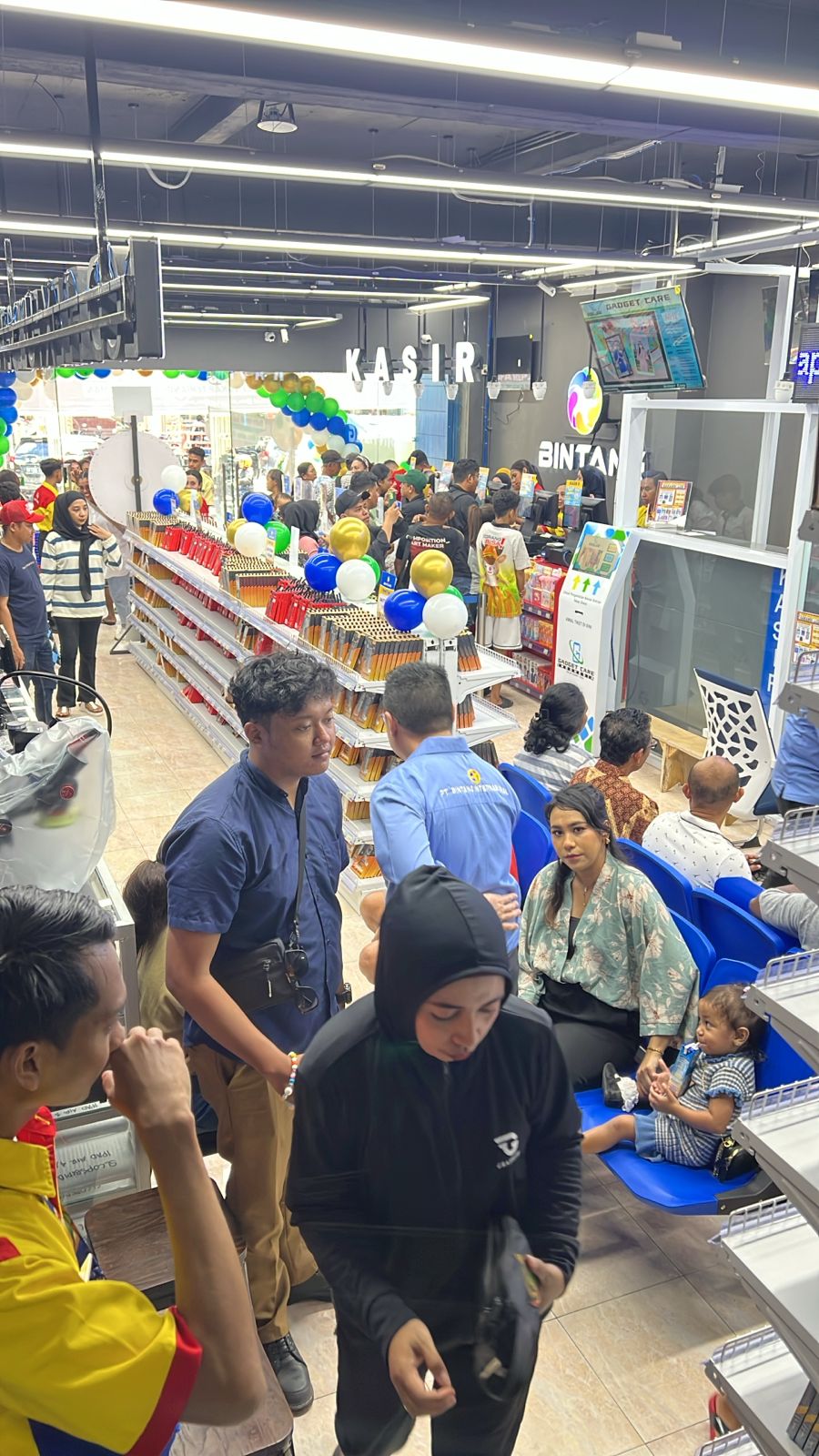 Toko Bintang Resmi Hadir di Ambon, Diserbu Pengunjung di Hari Pertama Grand Opening!